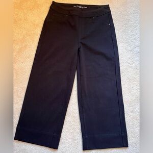 Chico’s Black Pull On Wide Leg Crop, Size 8P